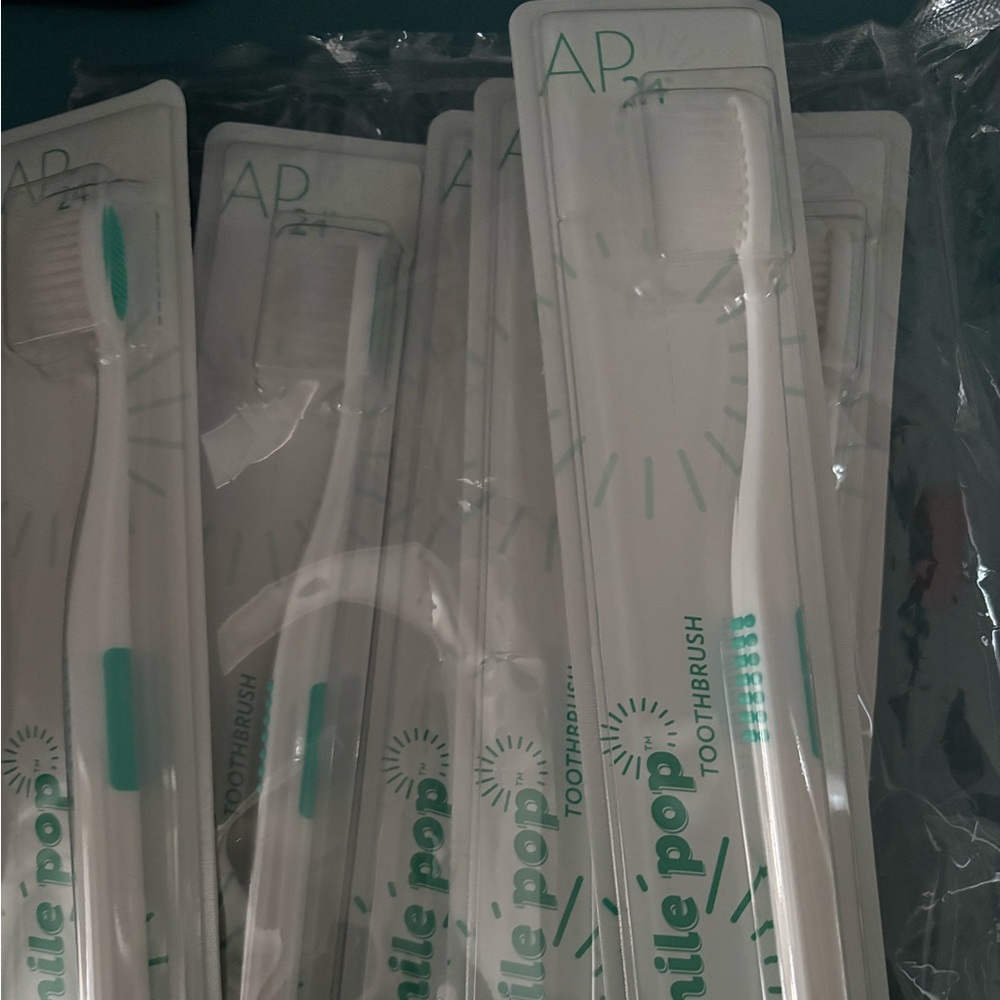 6 Nuskin toothbrush